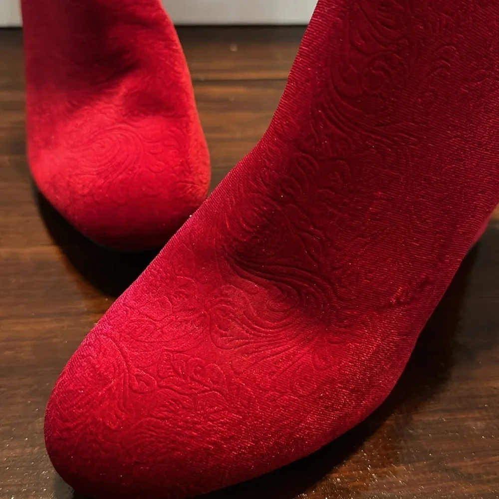 New Elegant Red Women's Ankle Boots. No box. Size 10 velour red. Zips on side